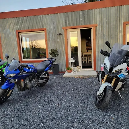 The Tin Shed Villa Tara Exterior photo